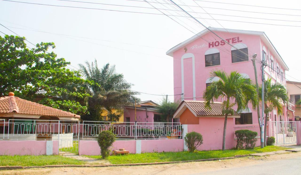 Pink Hostel אקרה מראה חיצוני תמונה